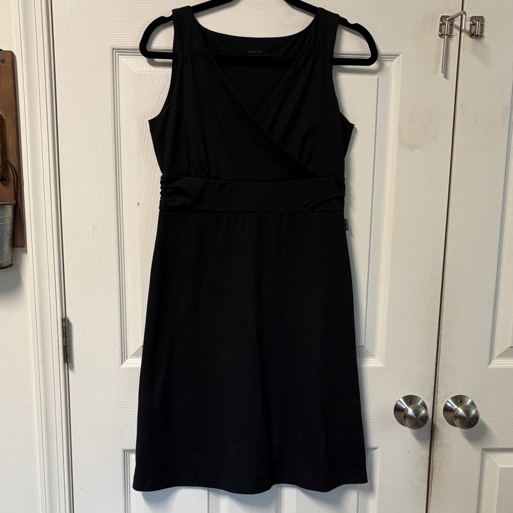 💜 3/$15. Eddie Bauer Black Midi Dress